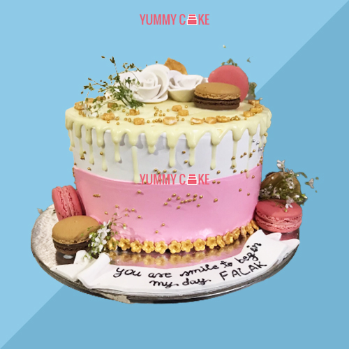 YummyCakesDelhi's tweet image. Have you ever tried such a delicious cake? If not, then try this new #Macaroncake. bit.ly/3DWSJIe