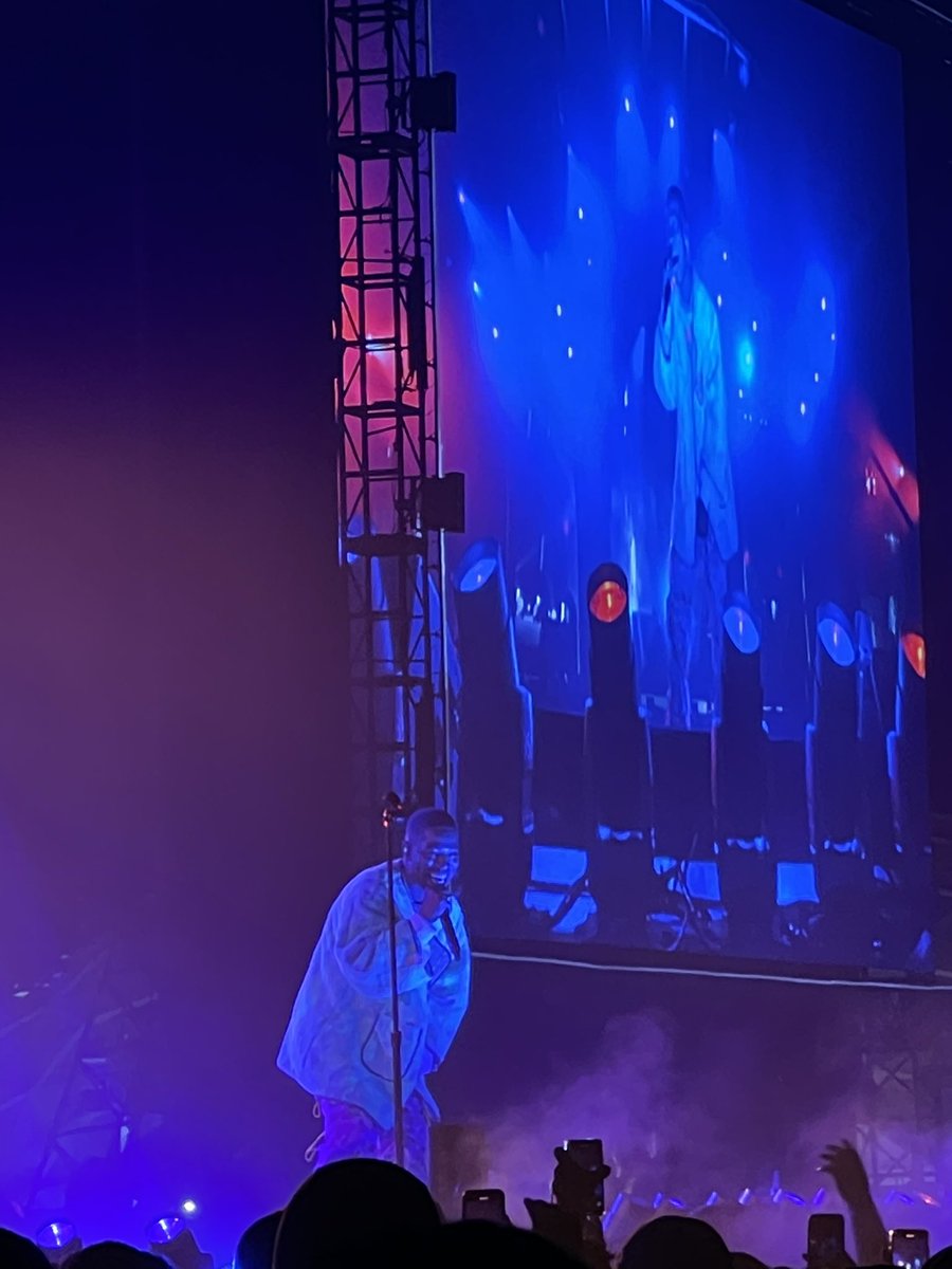 amyxreli's tweet photo. @KidCudi the best weekend seeing you with my boo <3 https://t.co/UczcikX3xZ