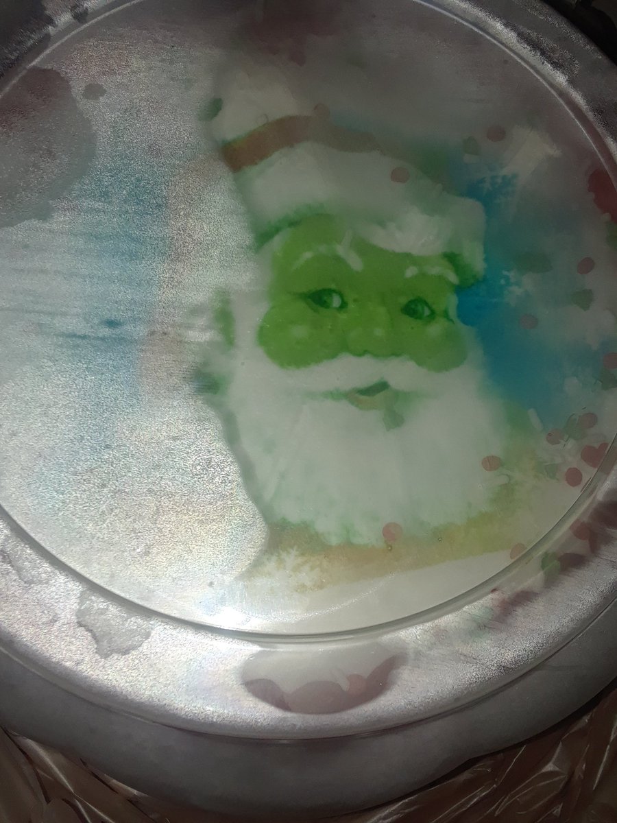 memphistwins11's tweet image. This santa cake is so adorbs Sticking it in the freezer for #cheatdays