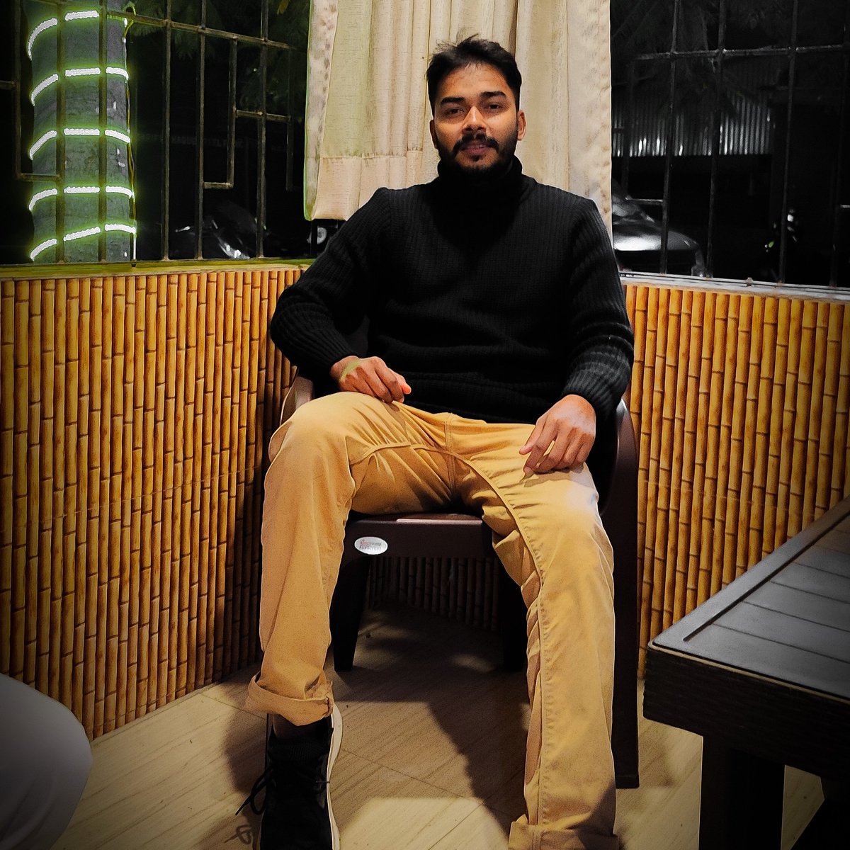 HridayJDeka1's tweet photo. #NewProfilePic https://t.co/FFi22D4EYg