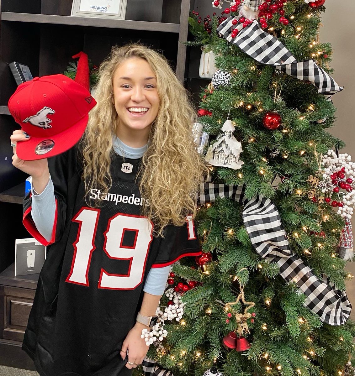 TheHearingLoss's tweet photo. The @calstampeders season might be over but the team spirit never ends,
We’ve got the ultimate stamps giveaway.

How to win:
- Follow Us &amp; @calstampeders
- Like this post
- retweet this photo!

What you win:
+ Bo Levi Mitchell autographed jersey
+ @calstampeders hat https://t.co/DCDDQqkXyq