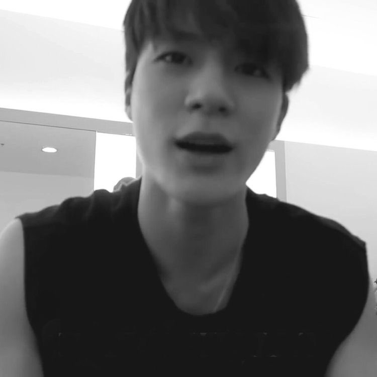 asdfghjno_'s tweet image. หล่อจนกุหงุดหงิด