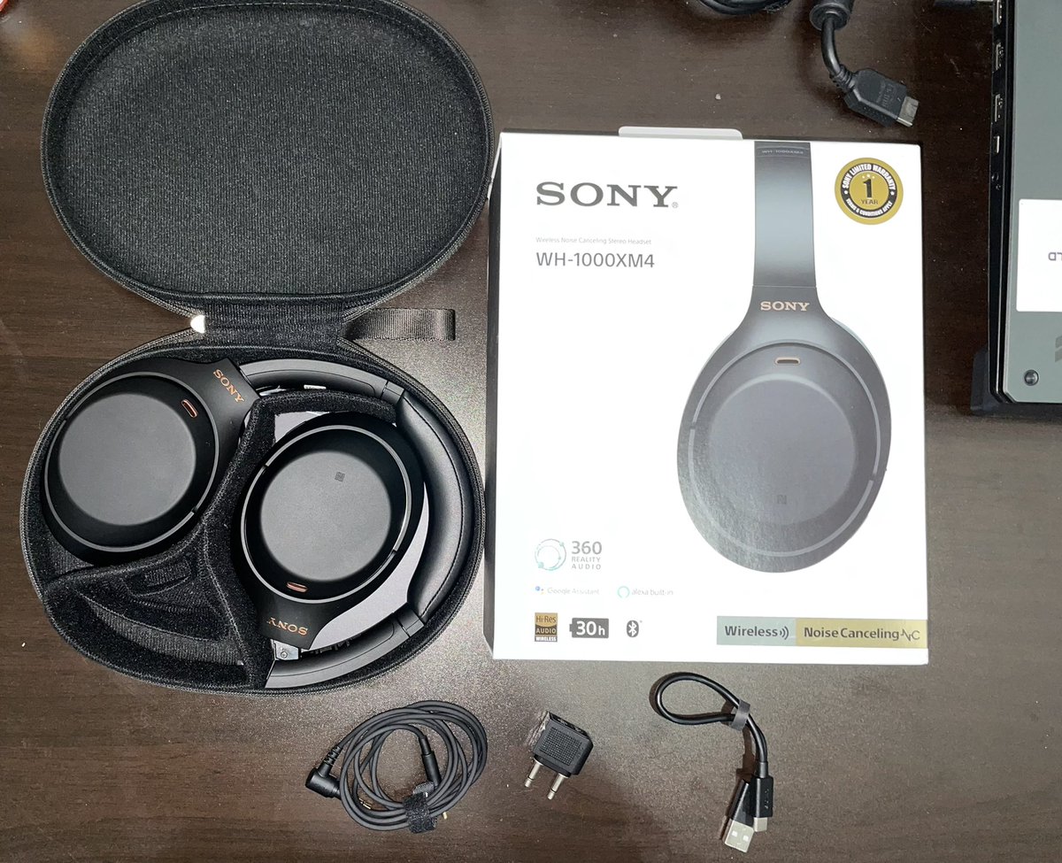 YABSaifulSobri's tweet photo. WTS Sony Headphone WH-1000XM4.

Bought on Feb 21, rarely used. 

Condition 9.8/10

Selling it urgently for RM750 (Can Nego)

Got full set with box.

DM me if interested or can helping  retweet this tweet.

Thanks in advance guys! 😊 https://t.co/YDUA3Nly2a