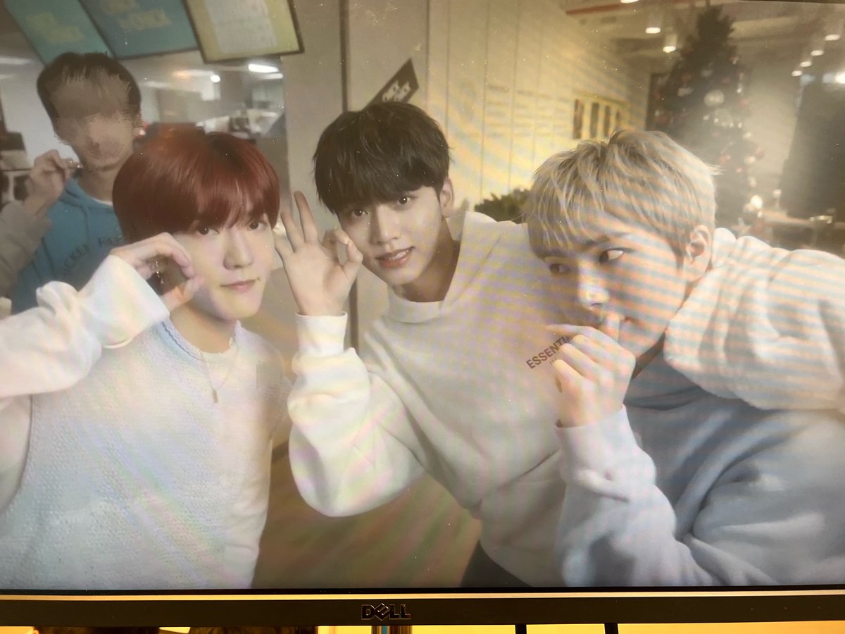 OmegaX_members's tweet photo. [#OX]

내 친구 진우랑 정훈이
00즈✌

#OMEGA_X #오메가엑스 #혁 https://t.co/4AvMUio8yT