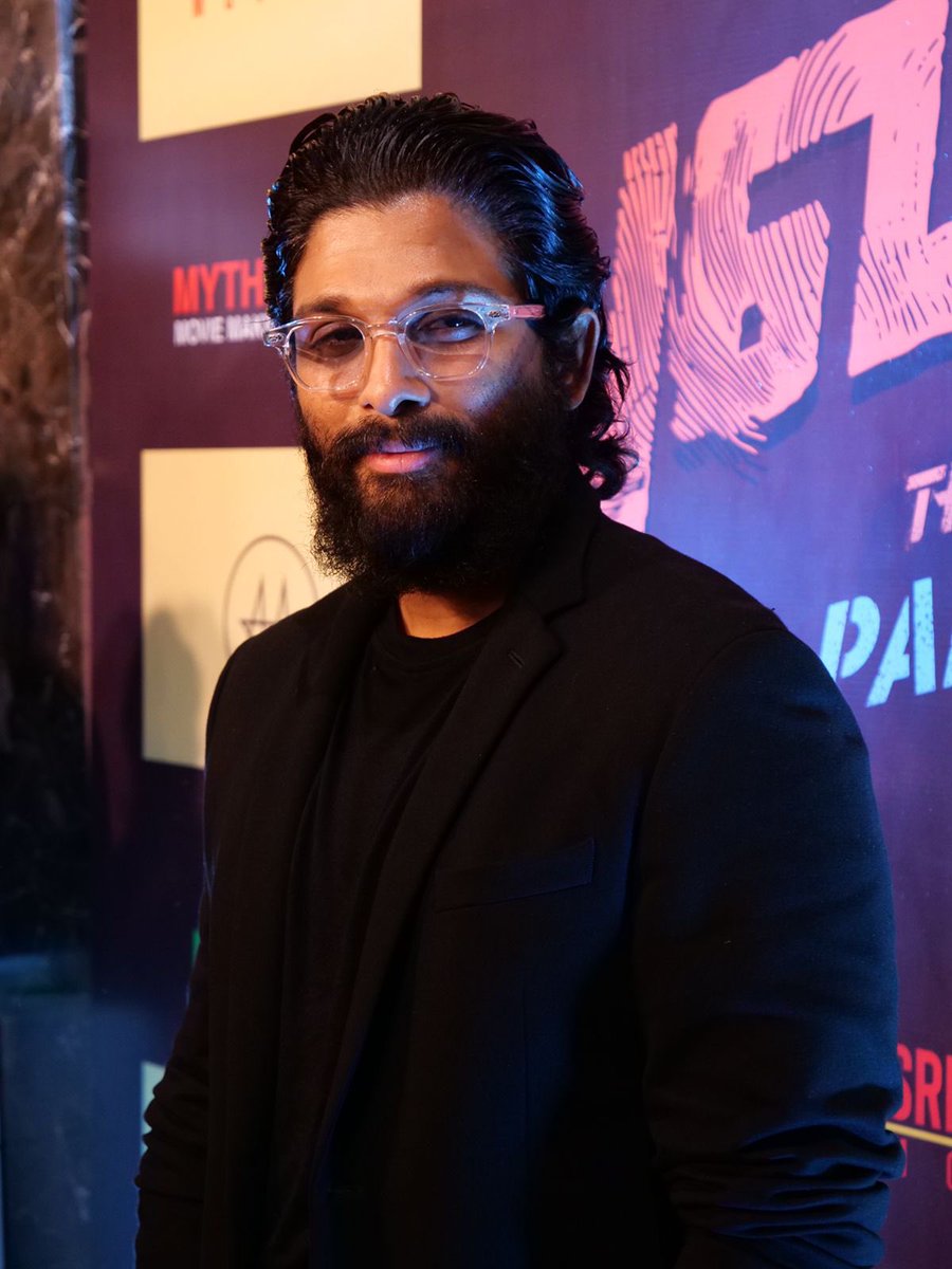 Thyview's tweet photo. #AlluArjun gave his speech in tamil at Chennai #Pushpa Pressmeet 👌👌
@alluarjun ⚡ https://t.co/08X89zDglY