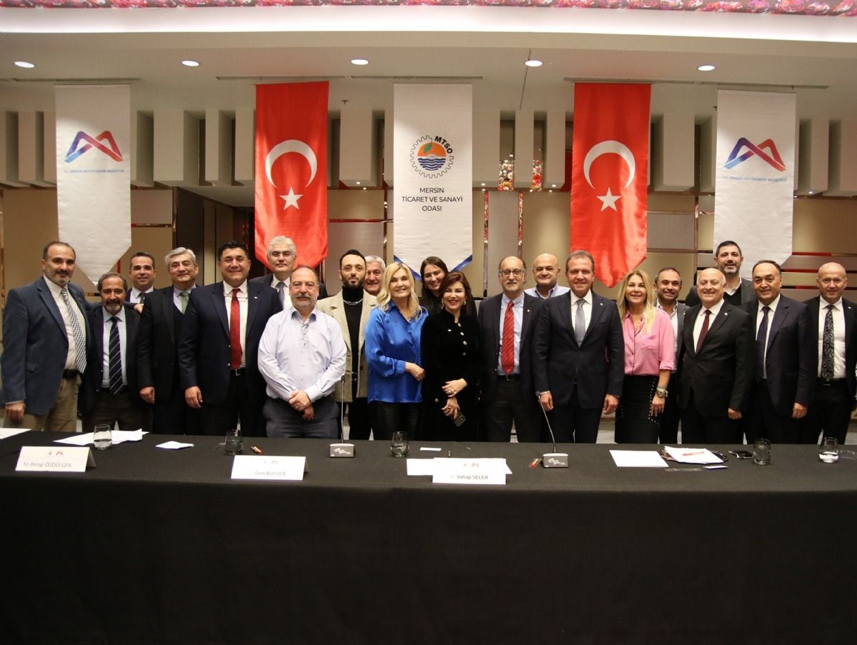 mersinbultencom's tweet photo. Mersinliler, İstanbul'da bir araya gelerek başka şehirlerdeki dandik tantunicileri kınadı. https://t.co/lxdY46mghK