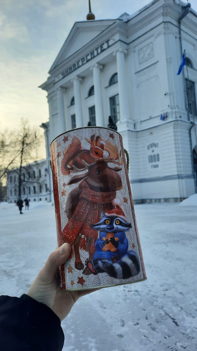 dashayatogami's tweet photo. Ты становишься профоргом, чтобы менять институт к лучшему.
Я становлюсь профоргом, потому что хочу получить конфеты к Новому году.

мы разные https://t.co/KFKe2LA7ny