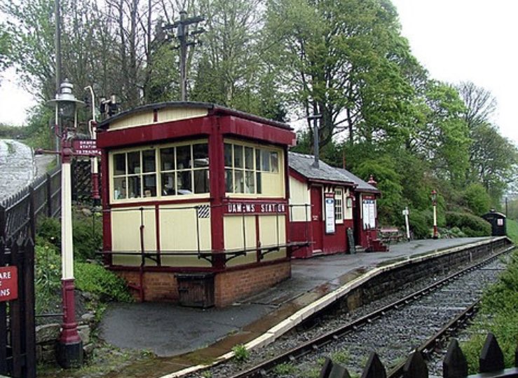 cookster101's tweet photo. 746. Damems, Yorkshire. Village within Keighley. Home to one of Britainโs smallest railway stations but as part of the heritage rather than the main railway network. Name is thought to derive from โdam elmsโ. #damems #oddlynamedvillages https://t.co/YYM1zbyEIR