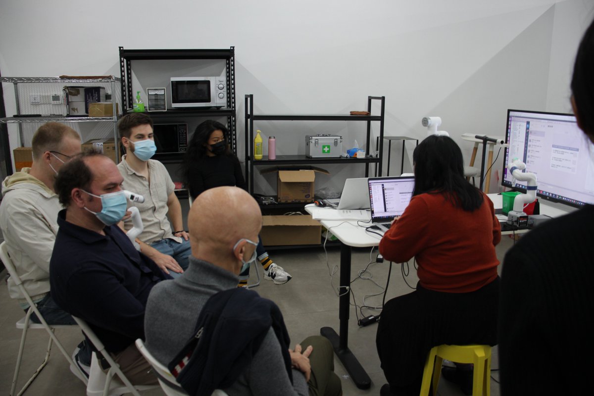 CobotMy's tweet photo. Under the hot discussing! #myCobot #Elephant_Robotics #company_visit https://t.co/bO0wgyl7SA