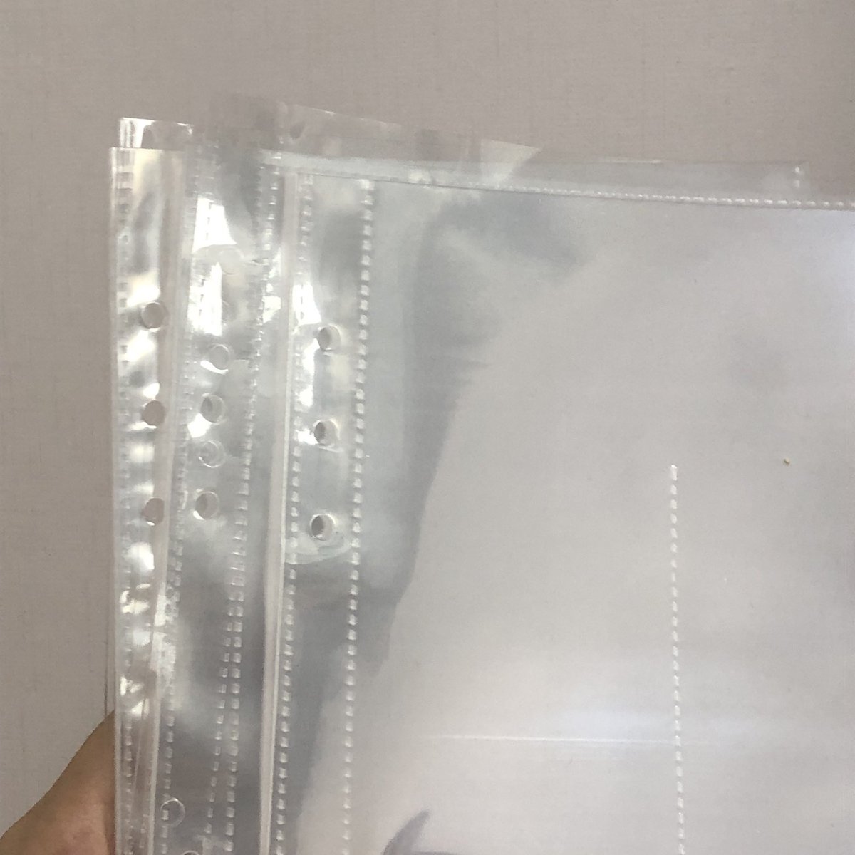 justlovingjk's tweet photo. A5 비온뒤 바인더 2포켓 18장 4포켓(포카사이즈) 15장 1포켓(엽서) 9장 해서 1.0에 팔아요 https://t.co/SCovVLzqmu