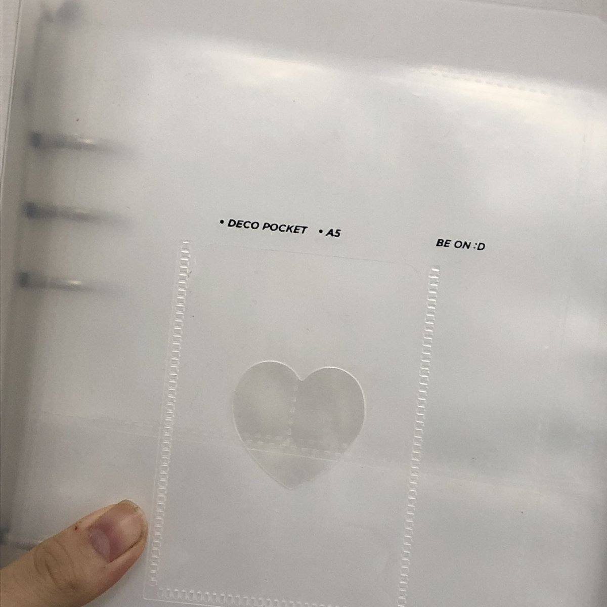 justlovingjk's tweet photo. A5 비온뒤 바인더 2포켓 18장 4포켓(포카사이즈) 15장 1포켓(엽서) 9장 해서 1.0에 팔아요 https://t.co/SCovVLzqmu