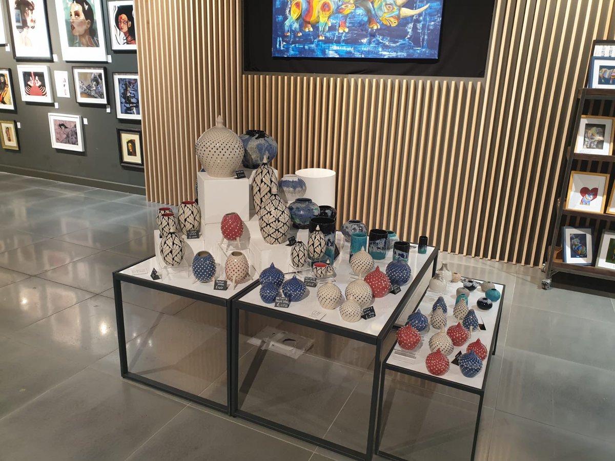 1of1DesignUK's tweet photo. Now open till 23 Jan ! Art House Gallery @westfieldlondon . Ground floor next to Levi’s. 6 artists 4 potters . Original art £19-£1500. Open daily! @Shepherds_Bush_ @MvShepherdsBush @NottingHillLP @NottingHillHour @nottinghilldady https://t.co/e2fJ0rde3U