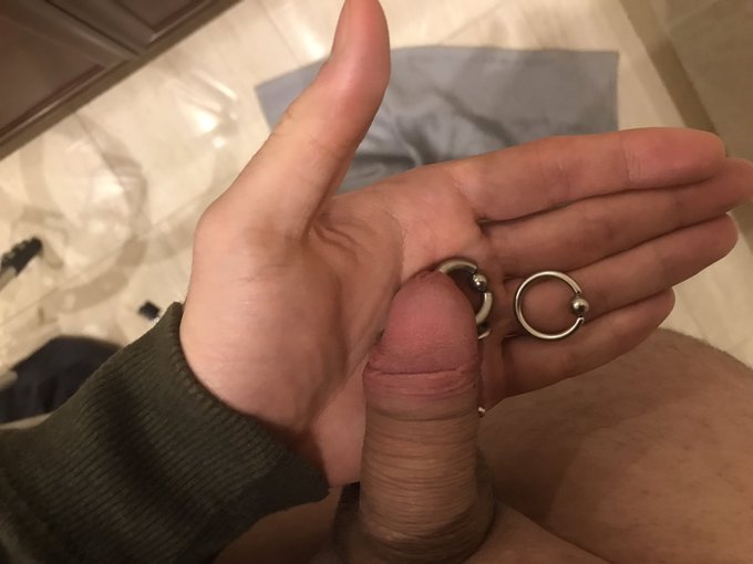 Size comparison in case you wanted to see 😘 https://t.co/OUHR43O1Wp