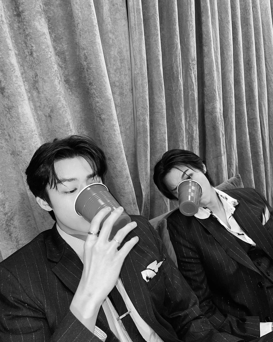 imselca's tweet photo. 211214 CHAESTAGRAM post [#형원 #HYUNGWON #아이엠 #창균 #IM #CHANGKYUN]
📍 https://t.co/bFszJRGb74

📎 https://t.co/oKdJu8j9Ga https://t.co/vOK3X2bUsI