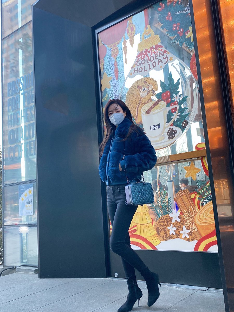 Jinseyeon's tweet image. 🧁☕️❤️