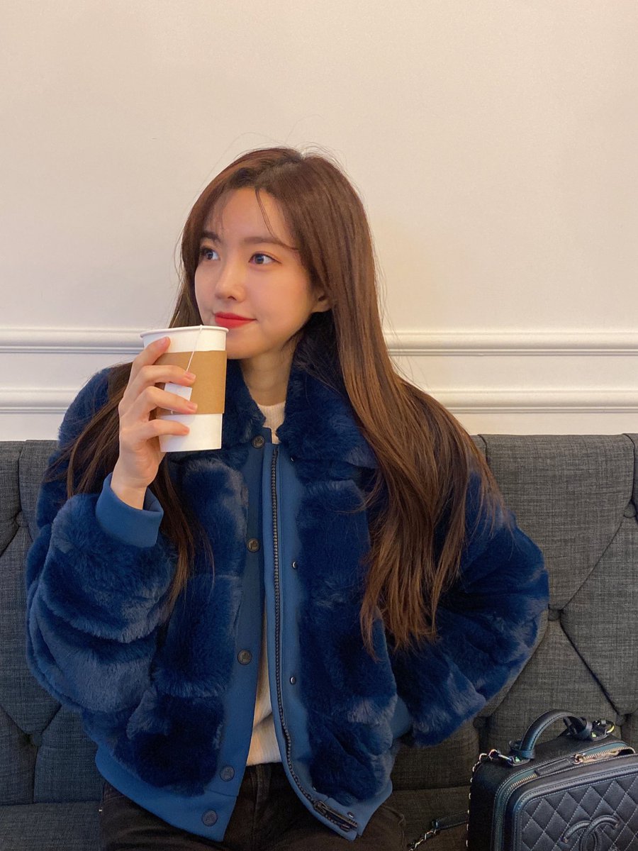 Jinseyeon's tweet image. 🧁☕️❤️