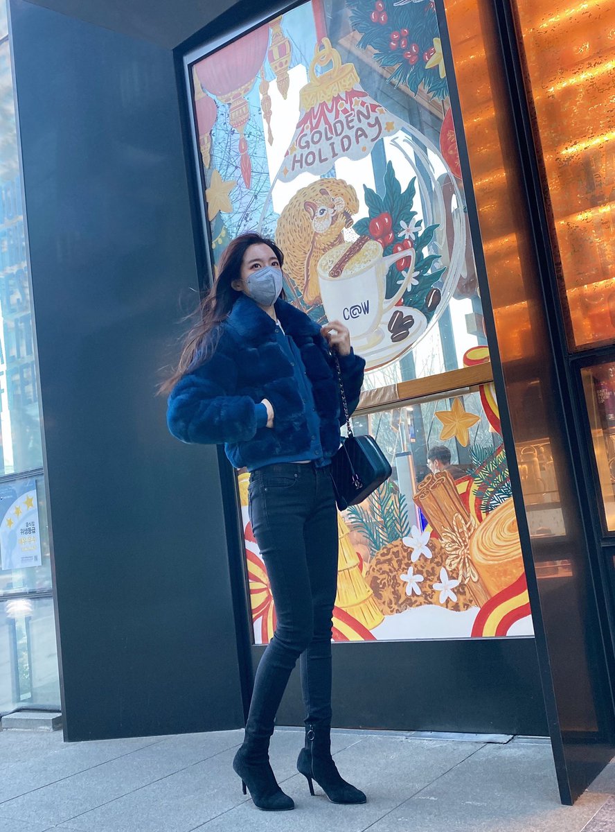 Jinseyeon's tweet image. 🧁☕️❤️