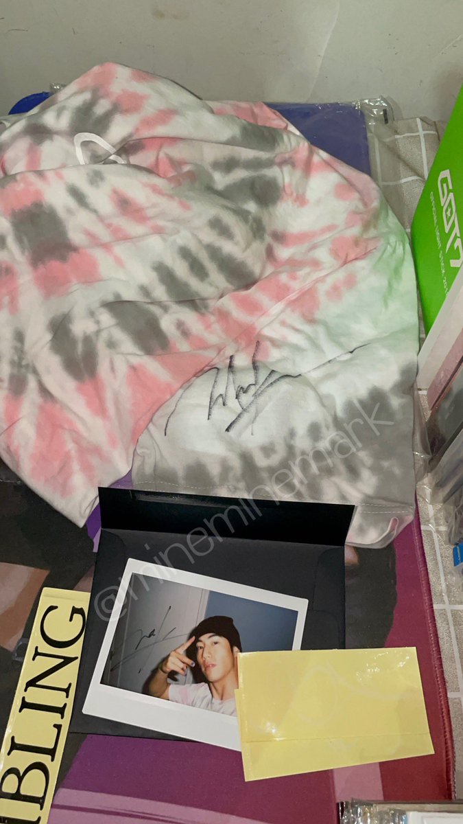 mineminemark's tweet photo. เคเลยเมกันบอย 😭
เราจะรักเธอไปตลอดเลยนะ 🥺 ปลื้มไม่ไหว อวยไม่ถูกเลยแม่ แต่รักเธอมากนะคะ
ของเดินมาไหลแบบปลอดภัย ขอบคุณมากนะคะ ❤️ #MarkTuan @marktuan
#3rd_sibling @3rd_sibling https://t.co/LxULRjFrwP