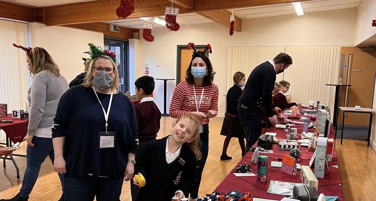 BromsPrep's tweet photo. Years 3 and 4 were treated to a special shopping event in Maple Hall yesterday, courtesy of the Prep School Parents' Association. #BromsPrepPA #BromsPA #BromsYr3 #BromsYr4 #ChristmasAtBromsgrove #ChristmasShopping https://t.co/e92qMlP4Jj