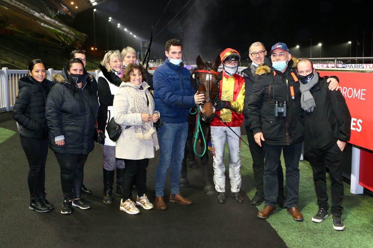Paris_Turf's tweet photo. #Trot 4️⃣ Hier, lors de la réunion en semi-nocturne de @vhpofficiel, François Lagadeuc a réalisé un score parfait en remportant les 4️⃣ courses auxquelles il participait ! 

🥇 Historien de Larré
🥇 Jamaïca Turbo
🥇 In Love du Choquel
🥇 Huna Lila

👏 Un immense bravo à lui ! https://t.co/b6KN8TkpkH