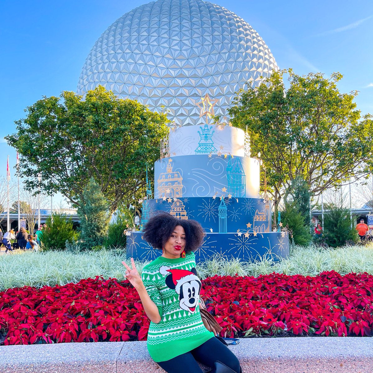 KiwiTheBeauty's tweet photo. How to Have the Best #Holiday at @DisneyParks #EpcotHoliday 
.
https://t.co/fHQVlZQWqG
.
#Disney50 #Epcot #DisneyWorld https://t.co/6yfCChstGg