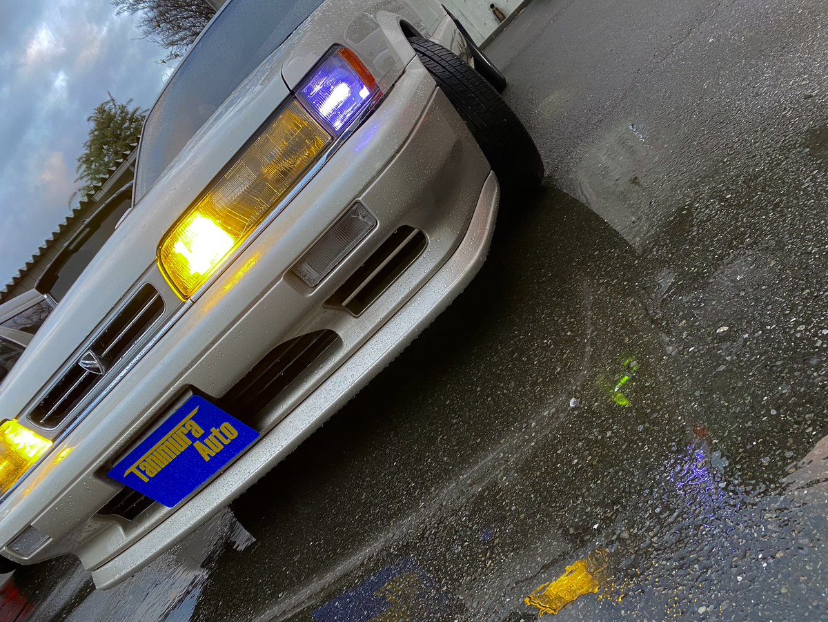tanimuraauto's tweet photo. 水も滴るいい車🚗✨
かっこいい車は雨上がりでも絵になりますね😆
#タニムラオート #レパード #GF31 https://t.co/QWIV52ws5Q