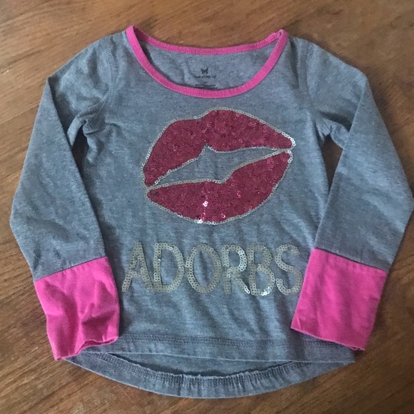 MichaelMullhol2's tweet photo. So good I had to share! Check out all the items I'm loving on @Poshmarkapp #poshmark #fashion #style #shopmycloset #pinkrose #jolie #onestepahead: https://t.co/RyEYB9cGrV https://t.co/zRFYw9fZTm