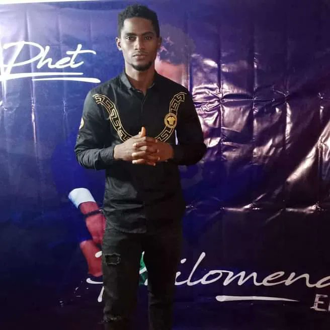 derickariesra's tweet photo. Lit🔥🔥🔥 @ Philomena listening party 
#Ucldraw https://t.co/vJbcIL5fk4