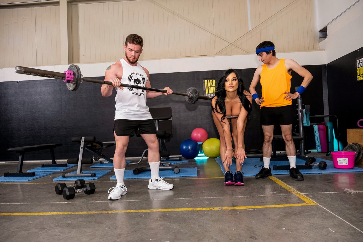 Brazzers tweet media