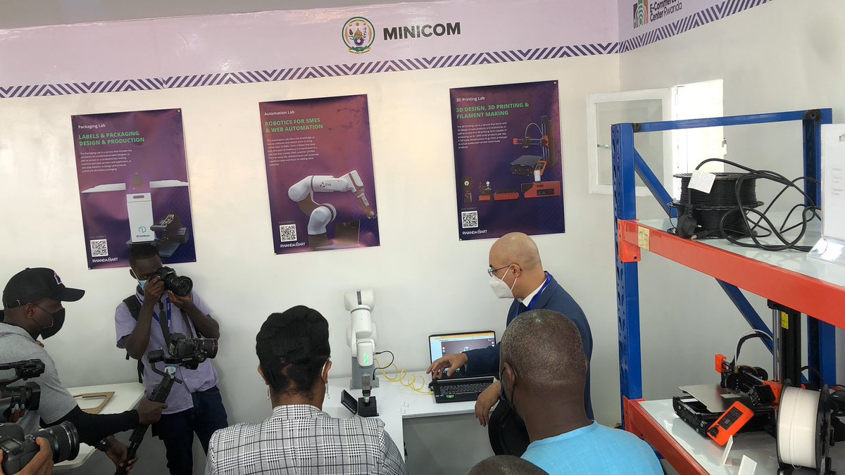 RwandaMart tweet media