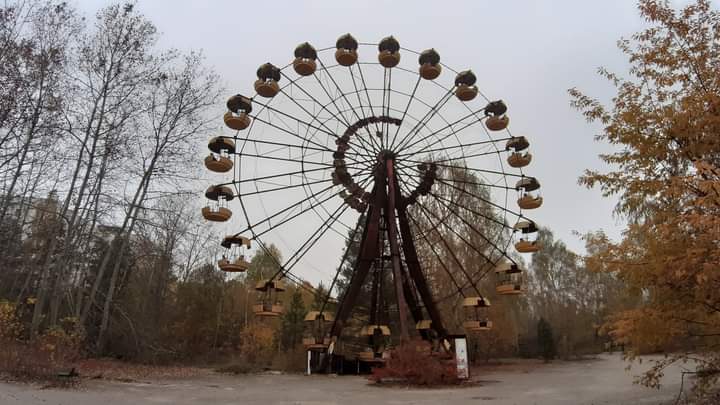 FranceenUkraine's tweet photo. Plus de 35 ans se sont écoulés depuis le terrible accident de la centrale nucléaire de #Tchernobyl.
Le monde rend aujourd'hui hommage aux #liquidateurs qui étaient sur ces lieux.
@FranceenUkraine se souvient d'eux et adresse ses pensées à leurs proches et à leurs familles. https://t.co/f2kGiTxqX3