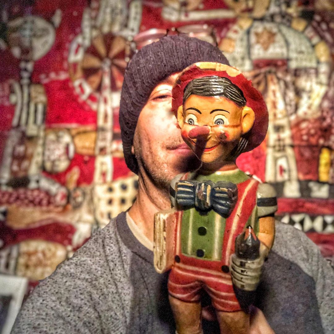 Sabaha “ hangi kötü haberle başlayacağız “ diye bir türlü uyanmak isteyip uyanamadığınız bir kabustan uyanırcasına her gün daha kötü haberlerle kalkıyoruz .
Nasılsın diye sorsalar ne cevap vereceğimizi şaşırdık .
instagram.com/p/CXdLws0uHXr/