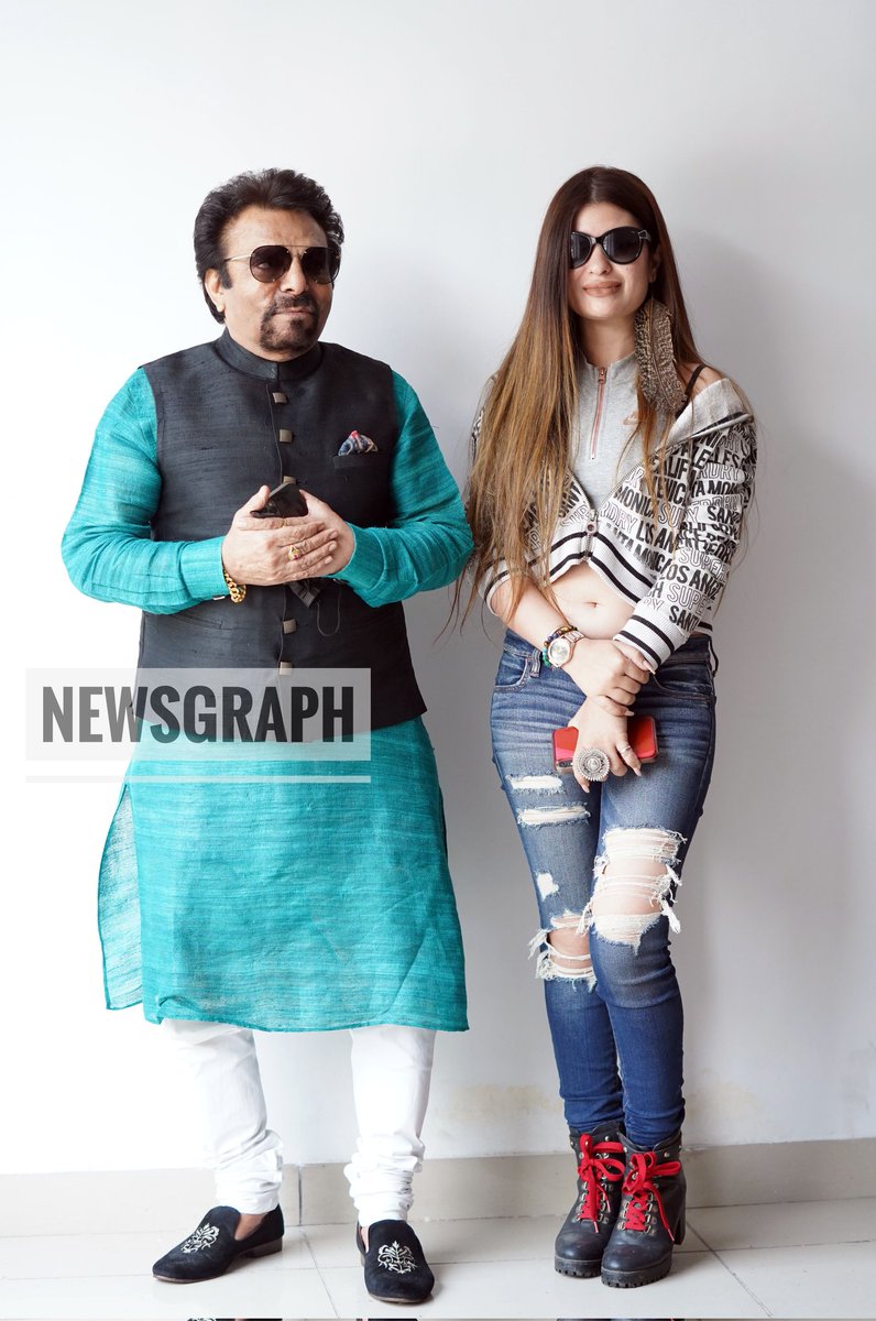 #Chandigarh,#India, 13/12/2021 : Actor, author, singer and tarot card reader Shilpa Dhar Khurana with #Celebrity #Astrologer P. Khurrana during the launch pop number ‘Qyeenn’ at Press Club on 13/12/2021 in Chandigarh.pic #Newsgraph  
 #pkhurrana #ayushmankhurana #Bollywood