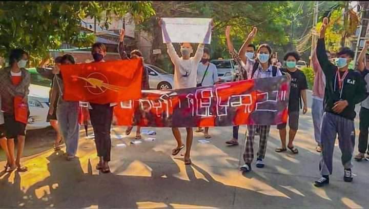 ArielS39463963's tweet photo. Students Union &amp; Township Strikes joined together to overthrow Genocidal Military in Yangon in memorable of bloodshed in Thingangyun, South Dagon &amp; Hlaing Thar Yar Tsp. #HelpPoliticalPrisoners #Dec14Coup   #WhatsHappeningInMyanmar https://t.co/1UROeFAGYK