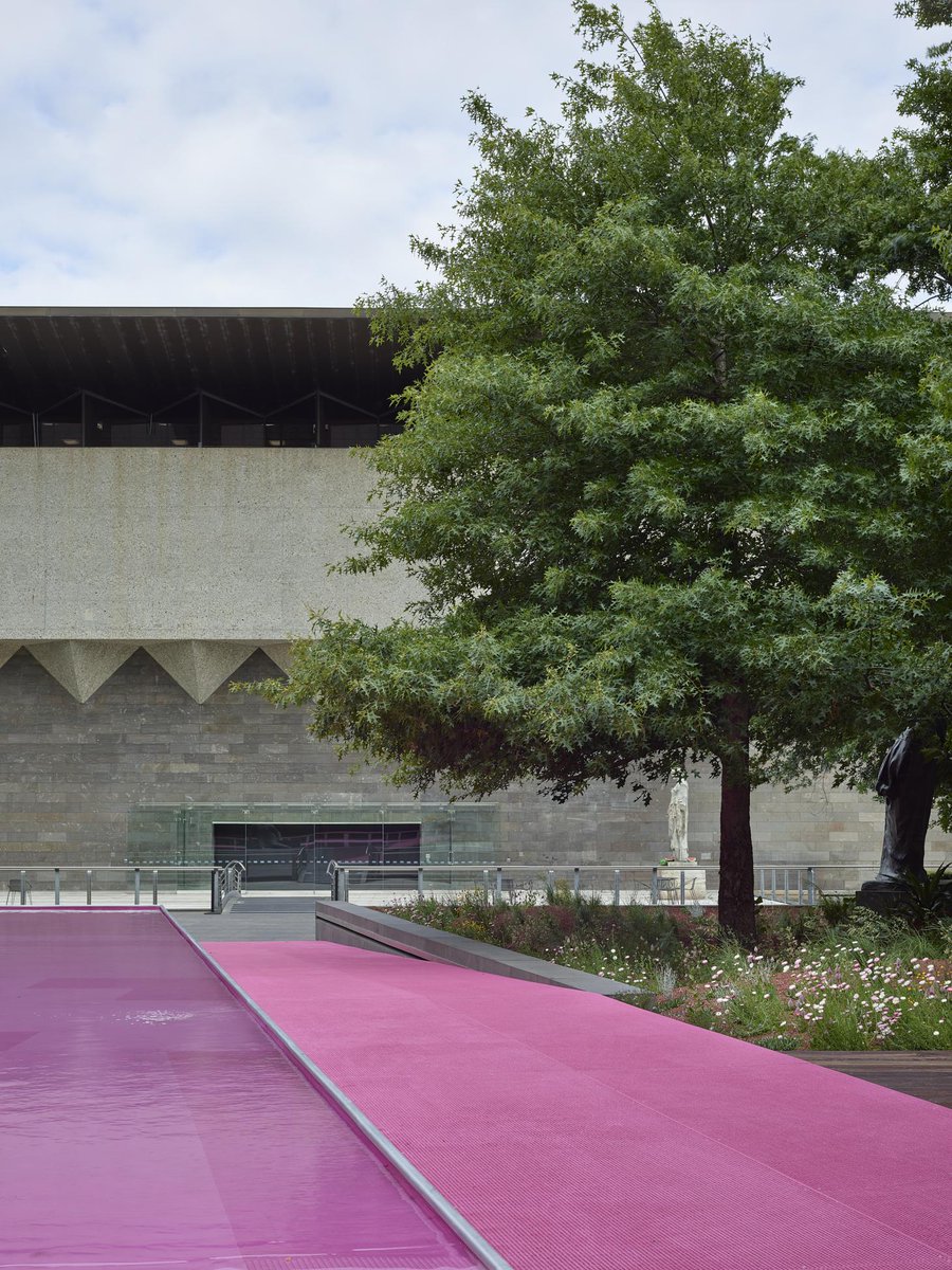 THEFARMparis's tweet photo. 🏛 #ArchiFocus : Temporary architecture brings joy to Melbourne’s summer
#MPavilion #MAPstudio
♟ Elias Redstone via @wallpapermag 
 ••• https://t.co/NgLOZFIRZe https://t.co/9FWIbG3ApQ