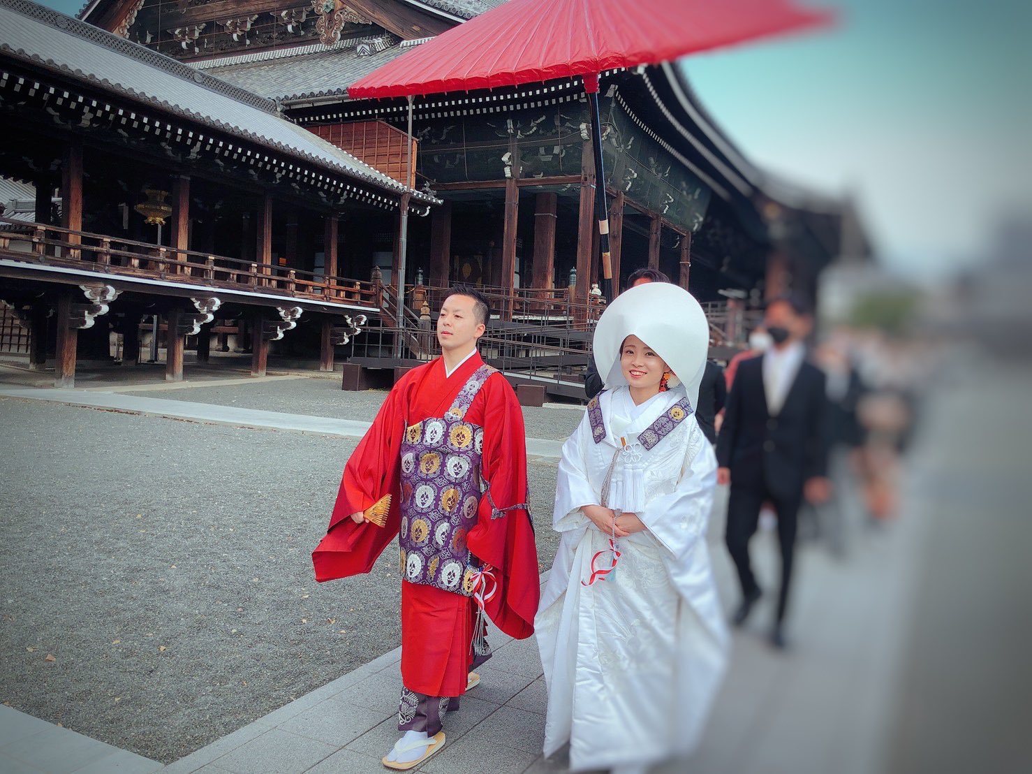 お西さん 西本願寺 本願寺で挙げる結婚式 雅楽演奏が響く中 仏前で 誓いの言葉 念珠授与 等が行われます 和装 洋装問わずどなたでも挙式していただけます お2人やご両家の希望を承りながら準備いたします M 詳細はhpで T Co Afiqciuoy9