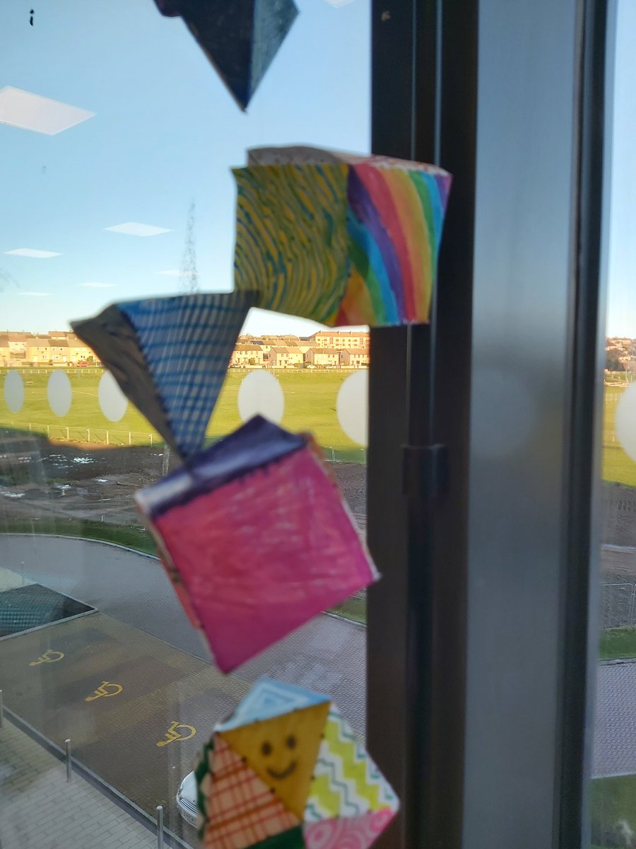 wendyart's tweet photo. Shape into form, S1 have been creating #platonicshapes #mathsandart #Steam #arteducation @LossieHigh @lossie_art https://t.co/dYtGMjKVbC