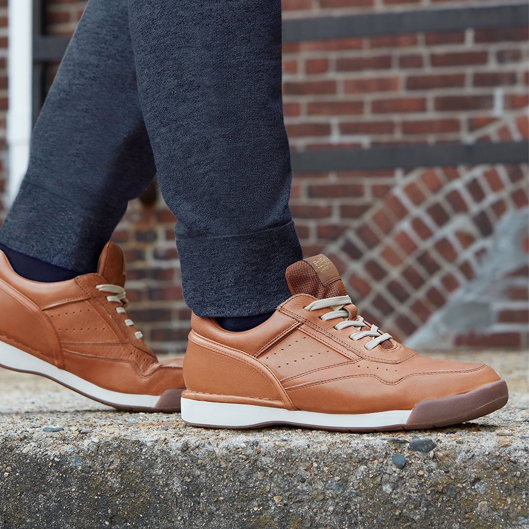 Gotrend_eg's tweet photo. Walking weather is here. With 50 years of walking expertise, we’ve got the shoes to take you through the season, and beyond.  @Rockport 

New arrivals. With new styles arriving every week there’s always something to discover at https://t.co/kKlwfo6dM3 https://t.co/Lzs6sUAw4h