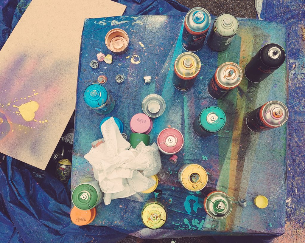 StJamesCPS's tweet photo. A big thank you to @graffitistars who came in and worked with our Year 3 classes yesterday producing #amazing #art https://t.co/3rE4ZRJFmi