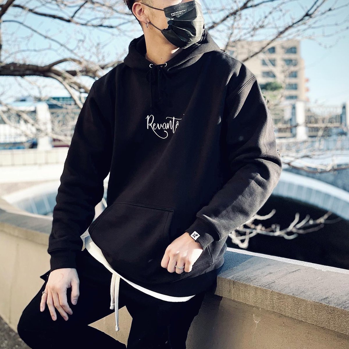 _revanto_'s tweet photo. New arrival.
[ REVANTO Logo Hoodie ].
@_revanto_ .
¥13.200-(in TAX).
.
#revanto #kanazawa #legenda #legenda_tokyo #onlineshop #streetfashion #unisexfashion #金沢 https://t.co/NvKpG5Wwl5