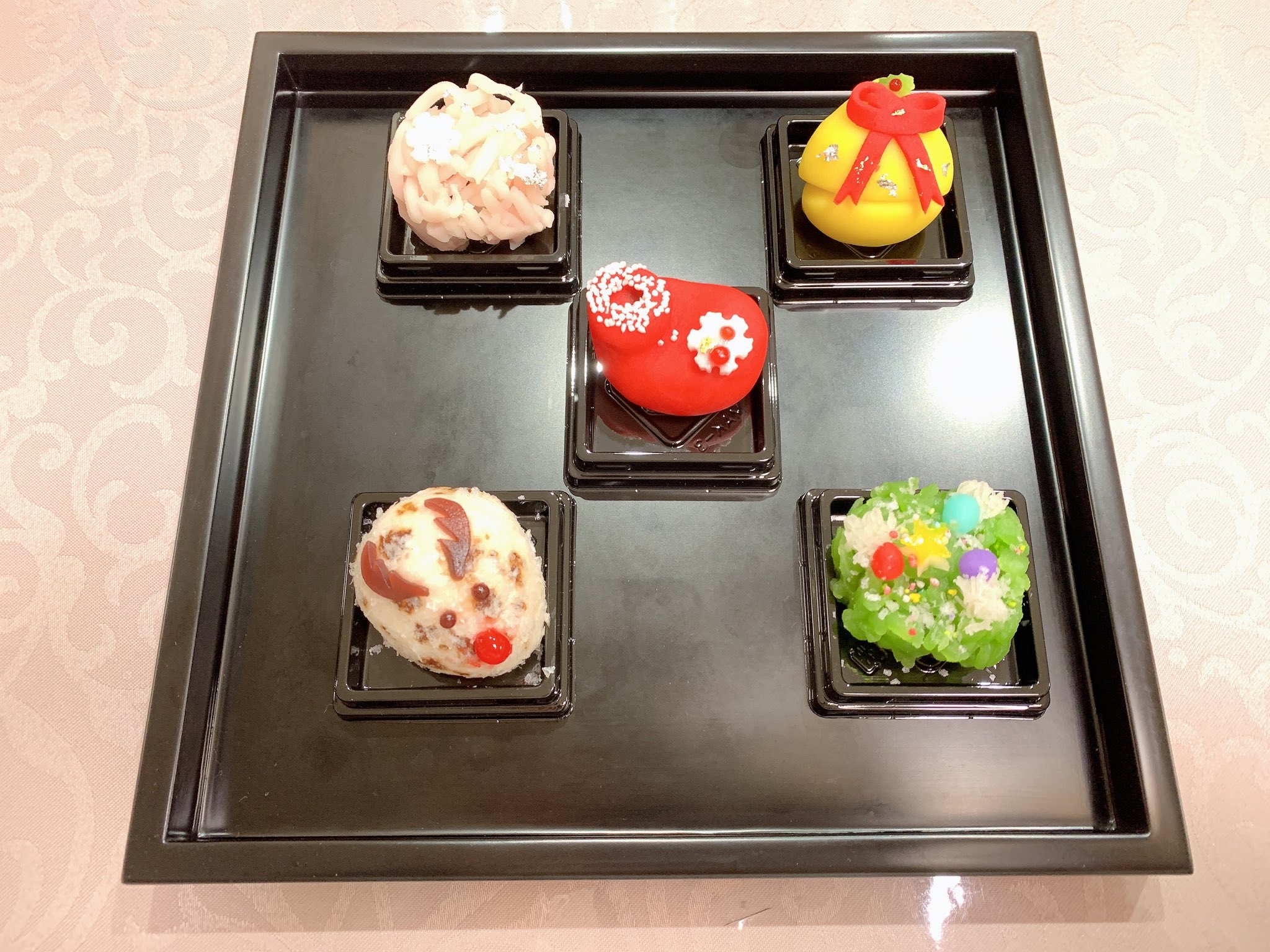 あゆむ 可愛い和菓子買ってきたから 今から食す T Co U5utkifbzf Twitter