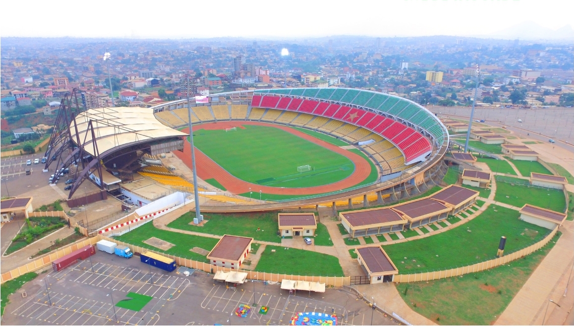 Le stade Ahmadou Ahidjo est situé à Yaoundé, capitale du Cameroun. Construit en 1972, année où le Cameroun organisait sa toute première CAN, il est situé dans le quartier de Mfandena, commune d'arrondissement de Yaoundé V.