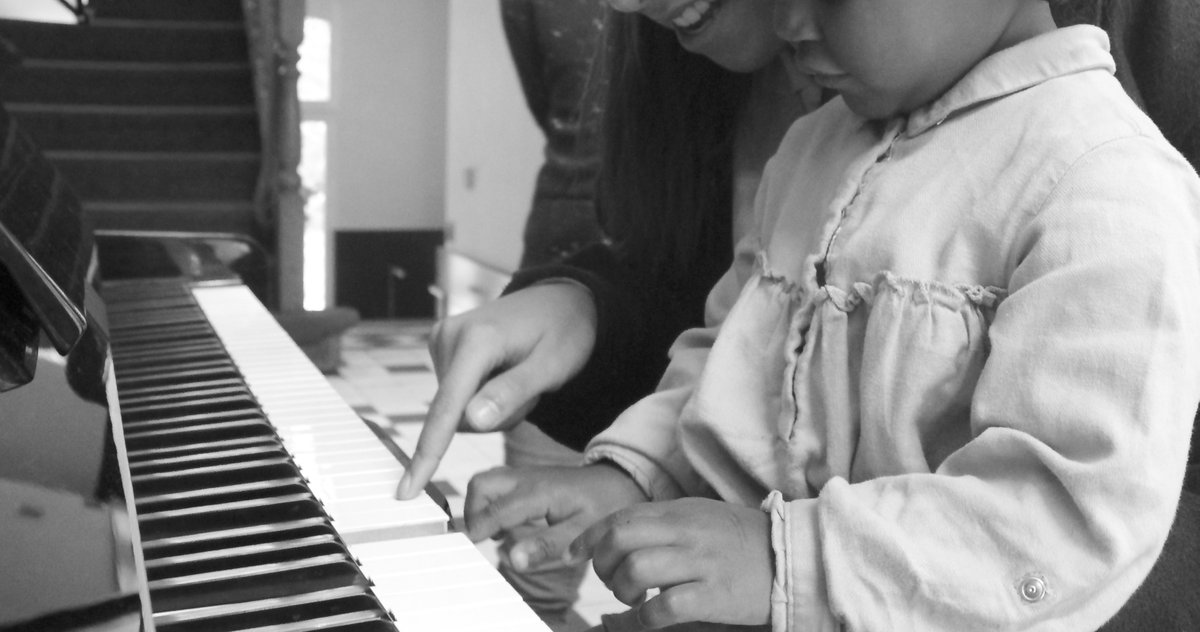 Reguide_'s tweet image. Some pictures of our 'Family Day', that was organized in October for the children that returned form the camps in Northeast Syria (and had not seen each other since) and their (foster)families. It was a healing reunion, with laughter, tears and hugs. #REGUIDE #returnees