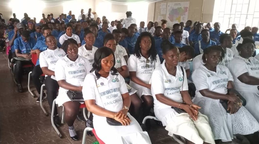 sl_sdf's tweet photo. 128 skills training students  at the GTI Moyamba have graduated. They have gained skills in  Basic Electrical and Electrification, Safety and Precautions in Mining, Solar Installation, Tailoring amongst others.
#Mthe 
#WorldBank 
#sdfsierraleone https://t.co/otXGuTzkuR