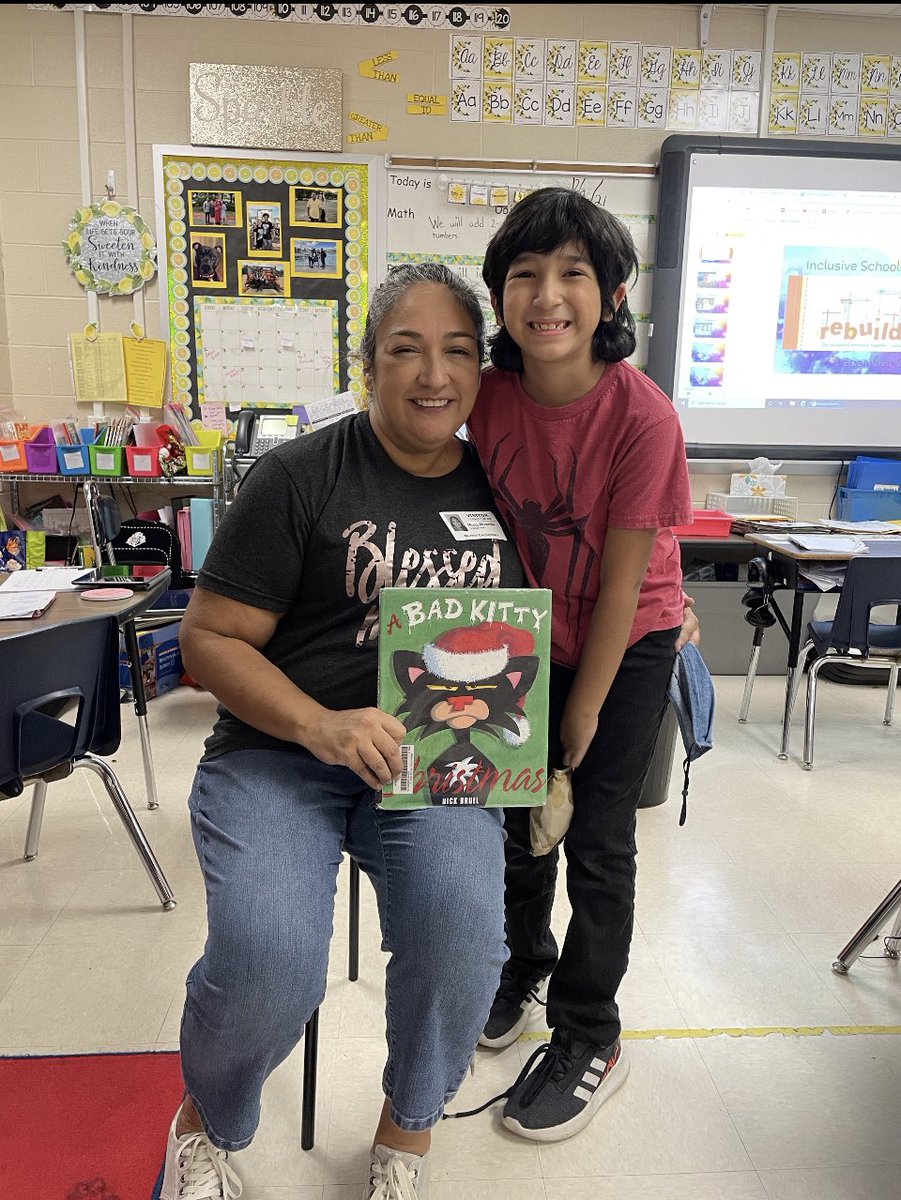 MirandaPartyof4's tweet photo. Last week I was a guest reader in Jacob’s 2nd grade class. Read “A Bad Kitty Christmas” https://t.co/gsef2sIg2V