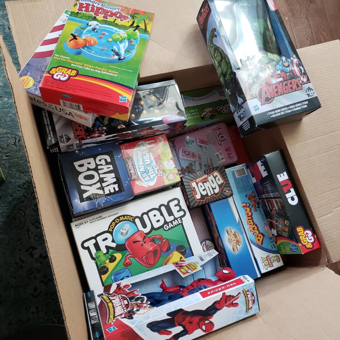 AbbysArmyNC's tweet photo. Duke Donation Day!
Small but mighty donation being delivered this morn! We filled requests for teen items, infant mobiles/soothers/larger crib toys, & board games! Thank u to everyone that has sent us donations! It will change a child's day for the better! π#abbysarmync https://t.co/N2cFcczxGr
