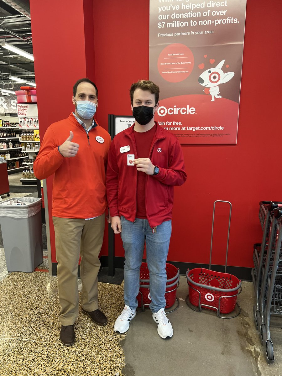 Kaitlin_Schager's tweet image. Way to go @AndrewAustinTGT &amp;amp; JD on bringing care grow and win together at #T3374 We are all so lucky to have you! On top of culture our team drove sales with the best overall comp in #D127 Thank you @natelane39 @Car4AP &amp;amp; Gio for spreading joy to our team this morning! @Le_Hulett