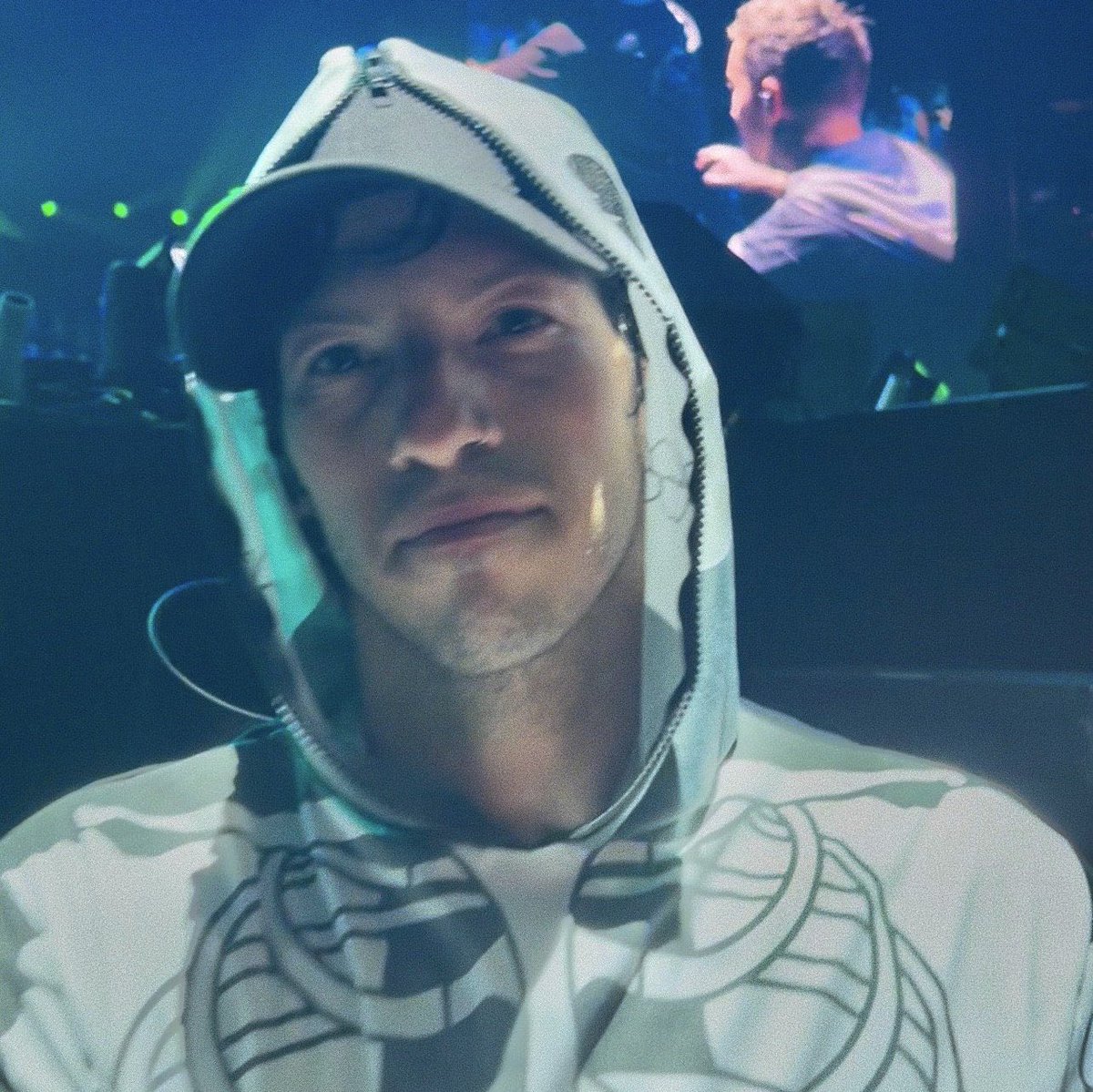 cryingforjosh's tweet image. vieron cuando ves la foto de una persona y te causa algo hermoso en el pecho que es poco explicar? bueno me pasa con josh