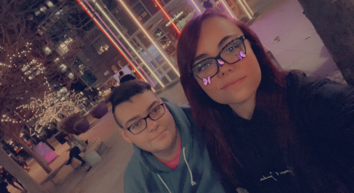 gamingpeach's tweet photo. Had a fantastic day in London yesterday! 

Got to meet @TvWordless who is extremely lovely and amazing!! 

Then went to @WinterWonderLDN with @STFCSmith2 😊 https://t.co/OjGrhmpn04