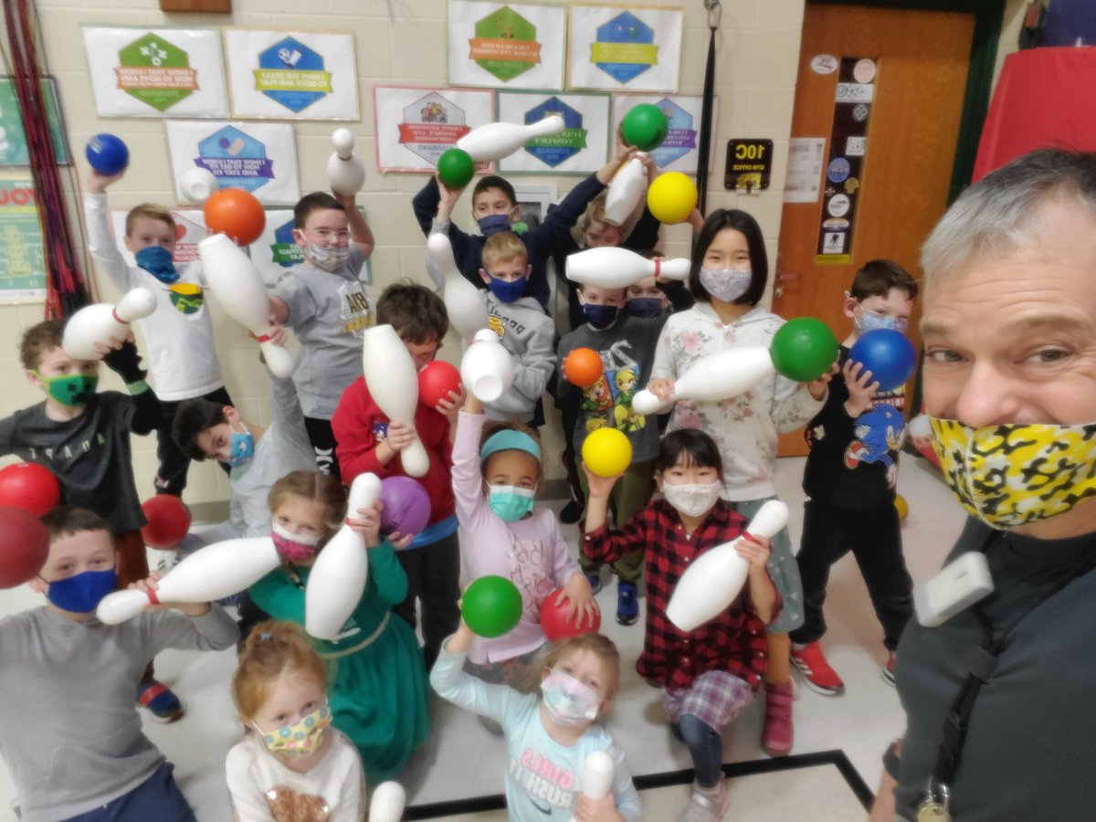 # So much fun with our bowling blitzers @peeblespta #giftoftime winners this morning <a href="/PeeblesElem/">Peebles Elementary</a> Thanks for playing! #healthyactivekids <a href="/peebleshpe/">peebleshpe</a>
